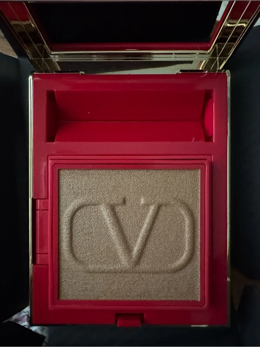 Valentino Garavani Vltn Go-clutch With Refillable Finishing Powder